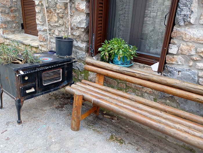 ΛΙΑΝΑ ΠΙΤΑ 1